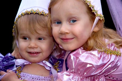 Halloween-julia-sophia-1 Halloween-julia-sophia-1