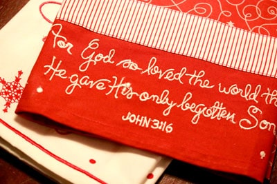 dayspring-review-shots-5 Jesus is the Gift, Snowflake Home Collection