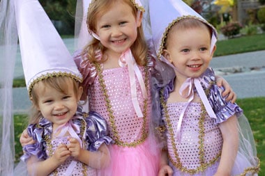 tt-girls-princesses girls-in-princess-costumes