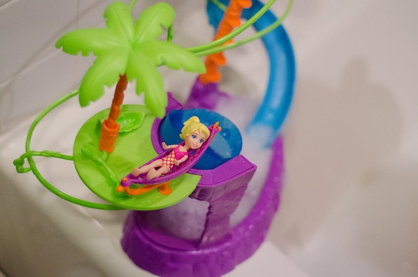 Polly Pocket® Zip ‘n Splash Playset Polly Pocket® Zip ‘n Splash Playset