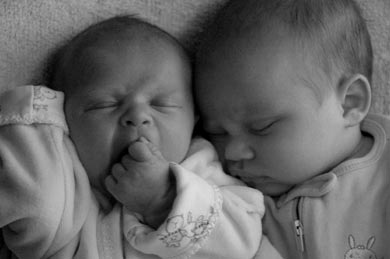 ww-avery-sophia-sleeping-07.jpg