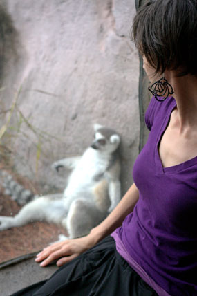 wordless-wednesday-gwen-bell-with-lemur-busch-gardens