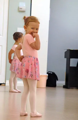 Julia wants to show your little girls a ballet exercise…