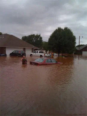 Bloggers Helping Flood Victims