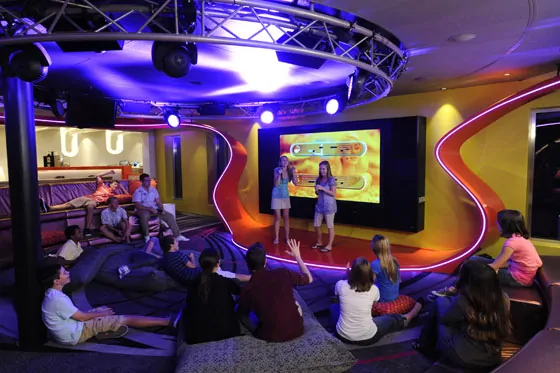 Disney Dream Teen Club - Vibe (Interior)