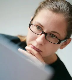 woman-laptop-office