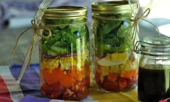 Rainbow Salad in a Jar