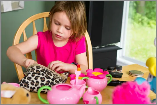 Tea Parties and Eye Shadow — Should Little Girls Play with Makeup?