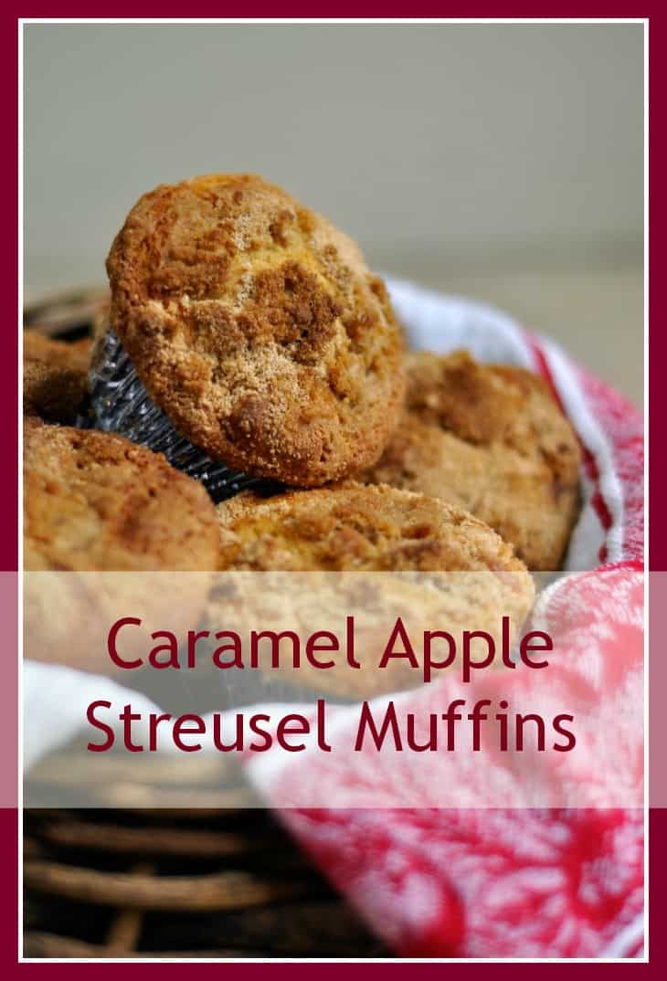 Caramel Apple Streusel Muffins - Easy and delicious muffin recipe #muffin #applestreusel