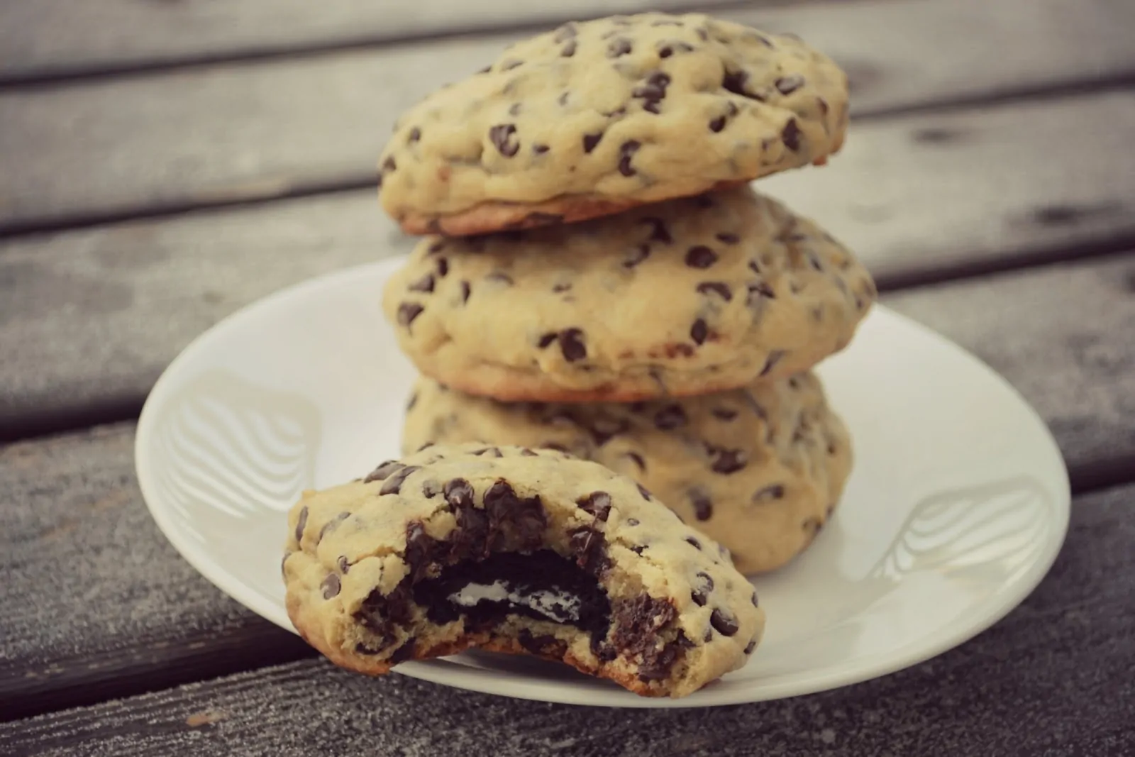 Oreo Stuffed Chocolate Chip Cookies