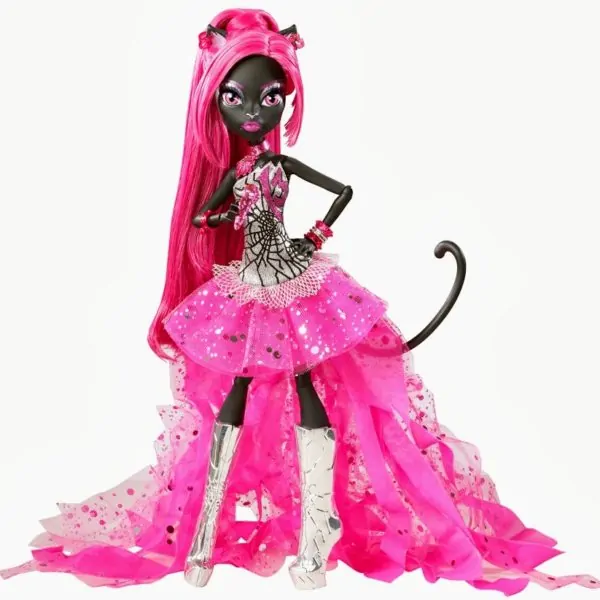 Say Hello to the Newest Ghoul in School – Catty Noir #monsterhigh #ad