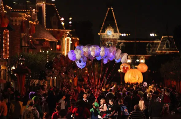 disneyland-halloween-night