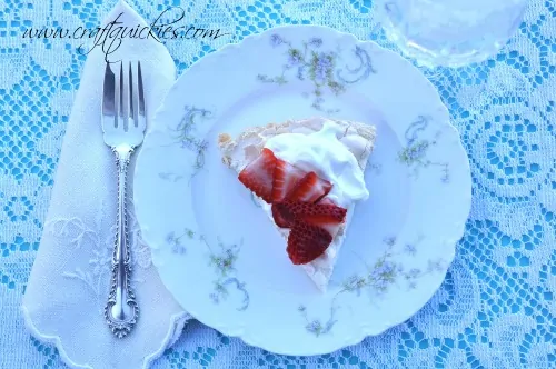 *Pavlova-Recipe-a-light-and-delicious-dessert-that-is-super-easy-to-make