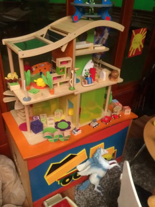 Derek and Merediths Living Room Dollhouse - #ABCTVEVENT