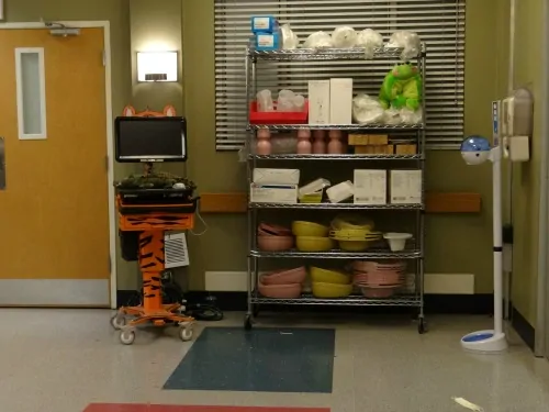 Grey's Anatomy - Set - Peds Supplies - #ABCTVEVENT