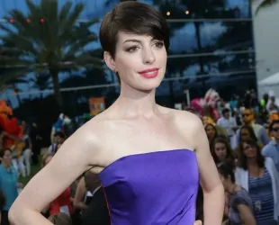 Anne Hathaway, #Rio2 Stars Share How To Unplug