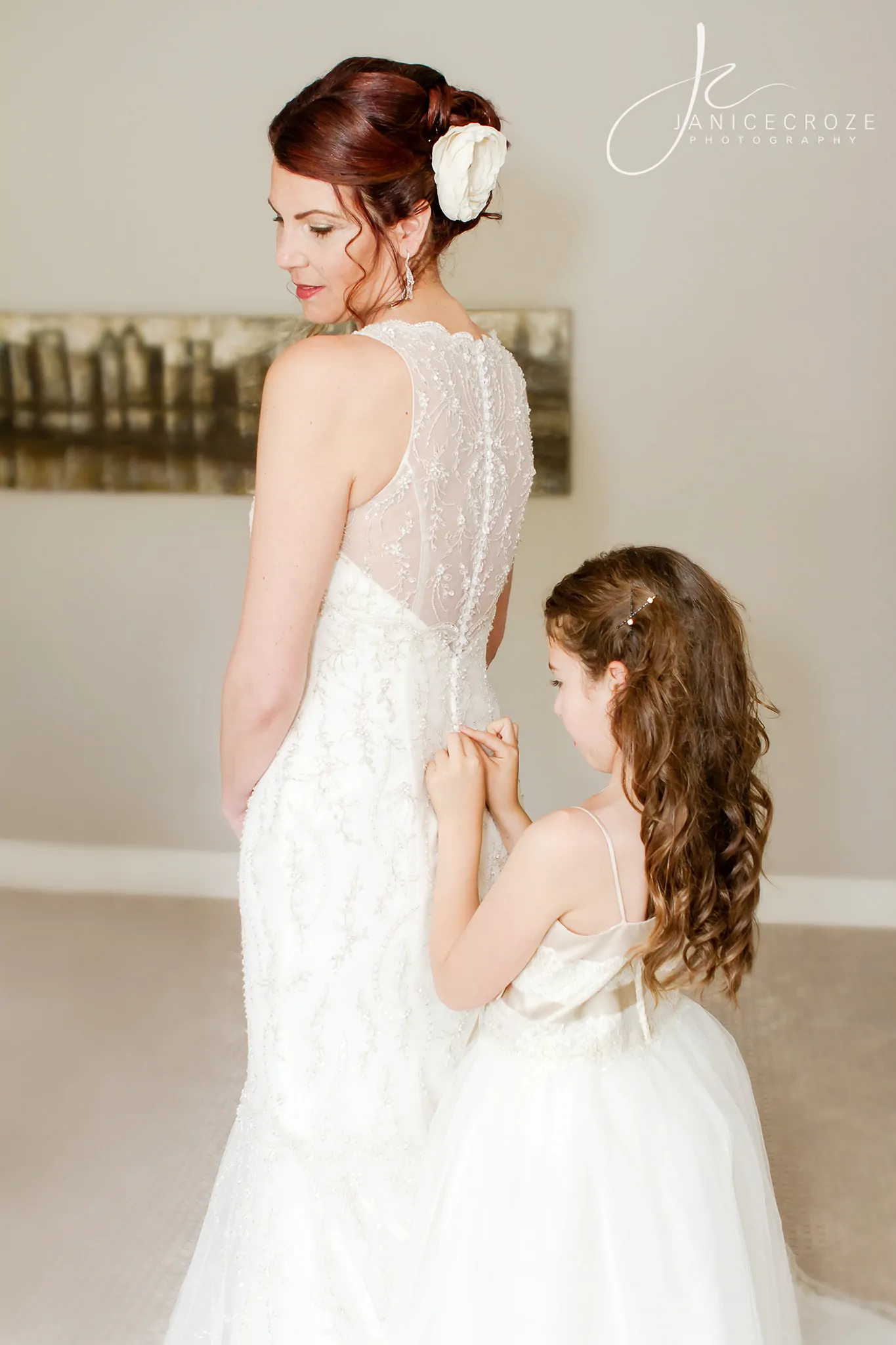 bride-flower-girl-photography-poses