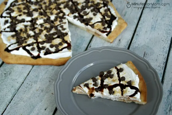 S'mores Dessert Pizza / by Busy Mom's Helper for 5MinutesForMom.com #DessertPizza #Smores