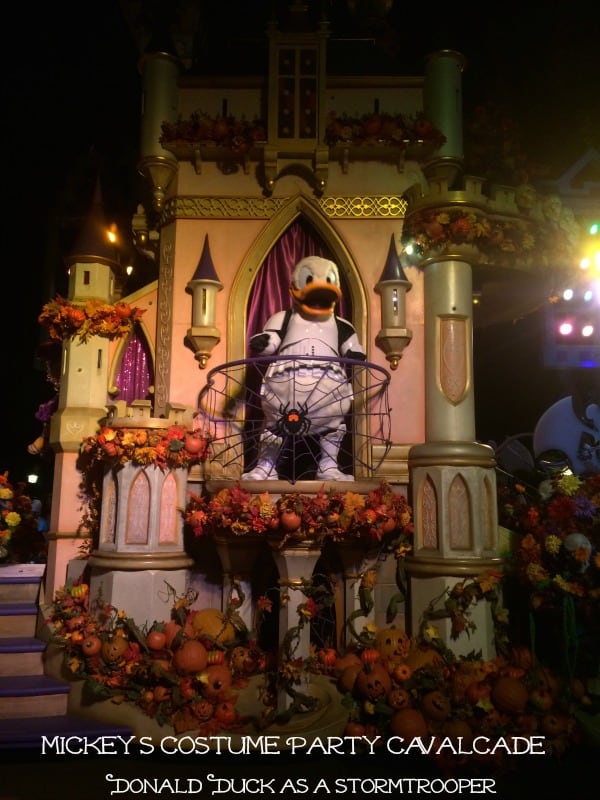 Mickey's Costume Party Cavalcade Parade - Donald Duck