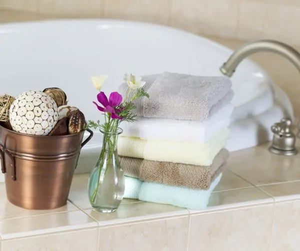 9 Bathroom Essentials Moms Need for a Rejuvenating Soak in the Tub