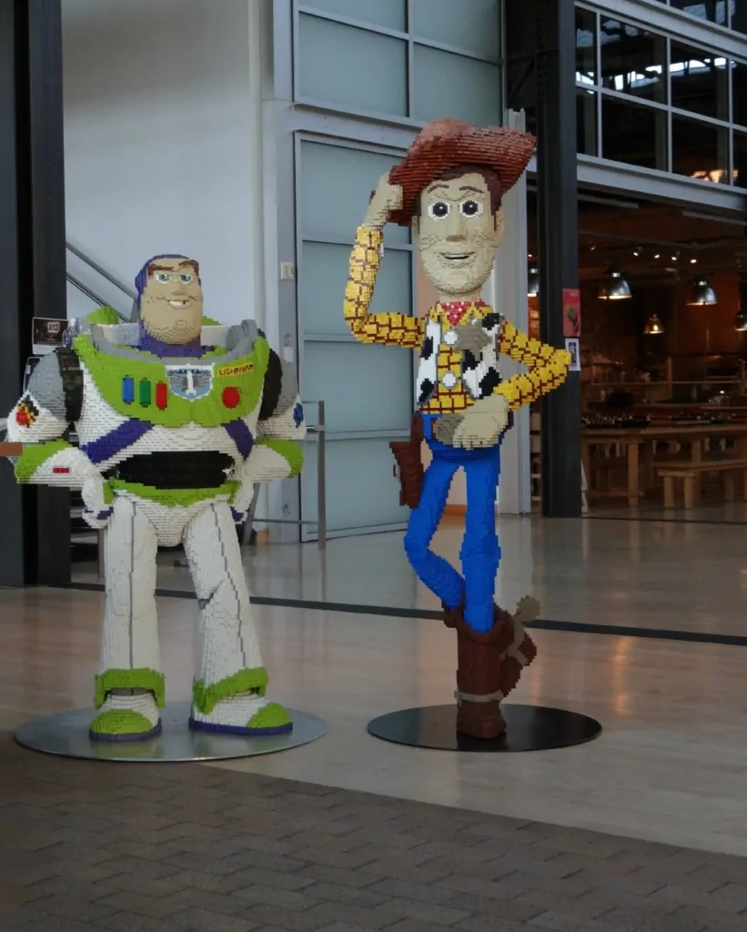 Pixar - Buzz and Woody Lego - Life sized