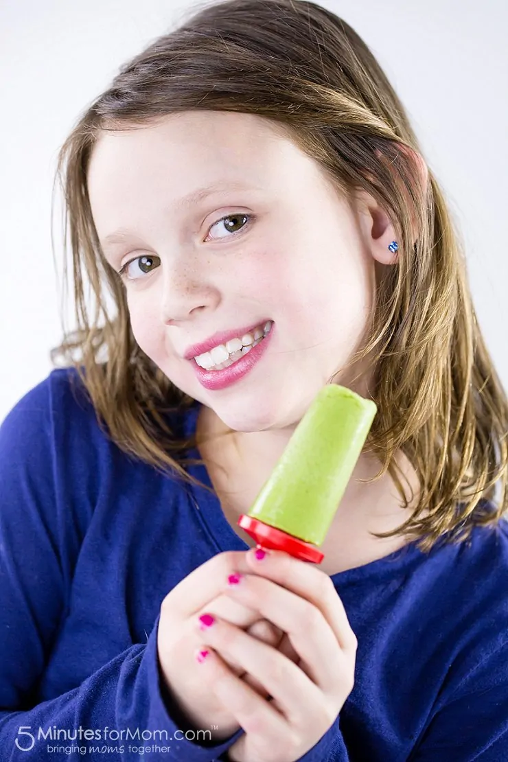 green smoothie popsicle