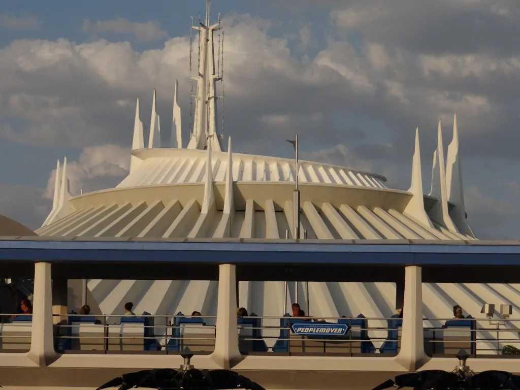 Tomorrowland - Space Mountain