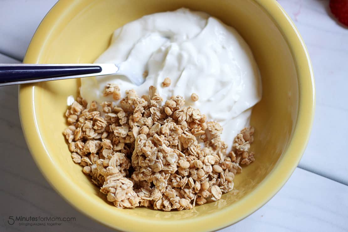 Delicious and Healthy Breakfast Bowl with Chobani Greek Yogurt-4