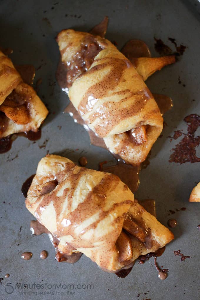 Apple Pie Crescent Rolls with Cinnamon Icing 5 Minutes for Mom