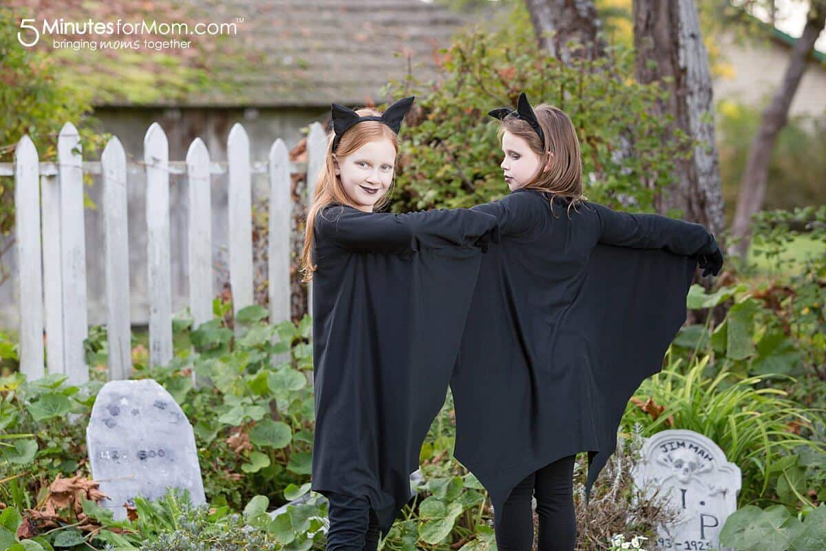 FANCYINN Infant Baby Black Bat Costumes Cloak Romper with Hat Halloween Bat Outfits 2pcs 3-24 Months 