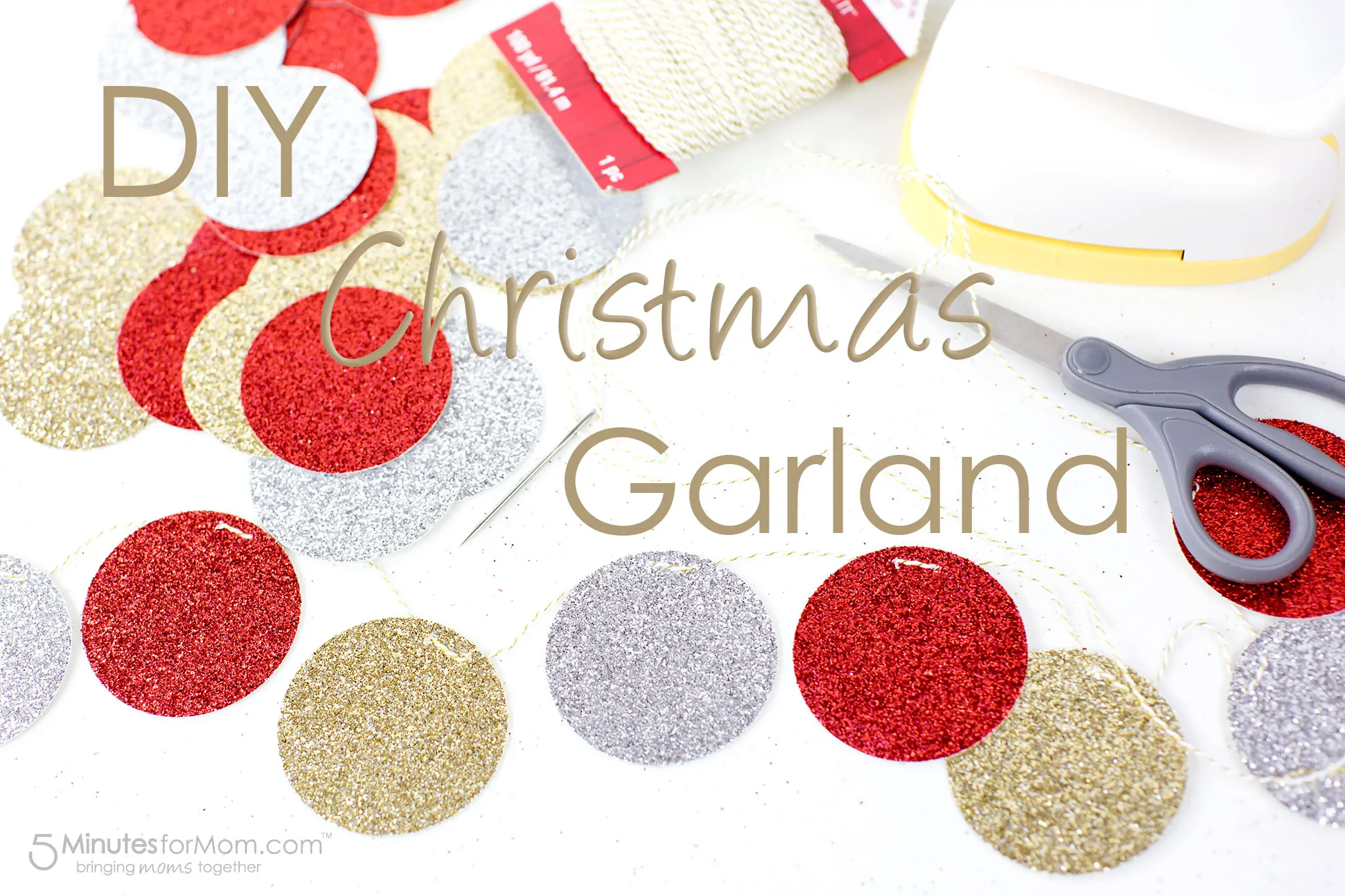 Christmas DIY: Contruction Paper Garland  Diy christmas garland, Diy  christmas tree garland, Paper garland