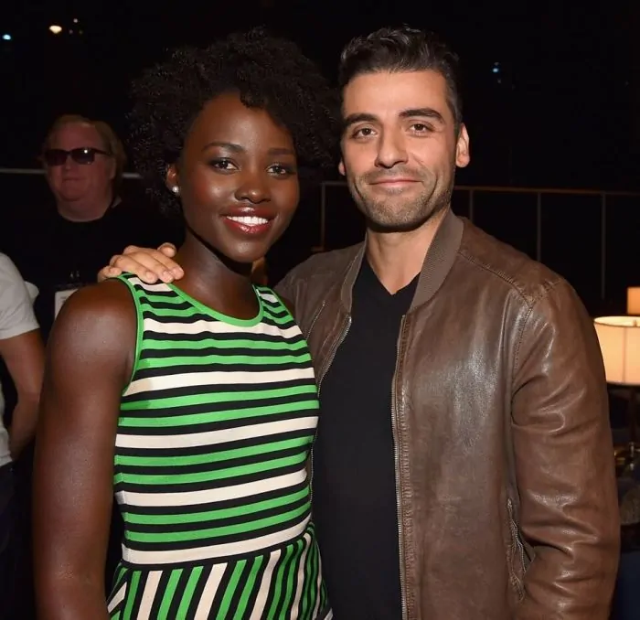 Lupita-Nyongo-and-Oscar-Isaac-D23-Expo-2015-700x678