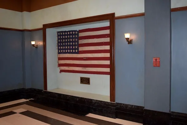 Marvels Agent Carter - Hallway American Flag