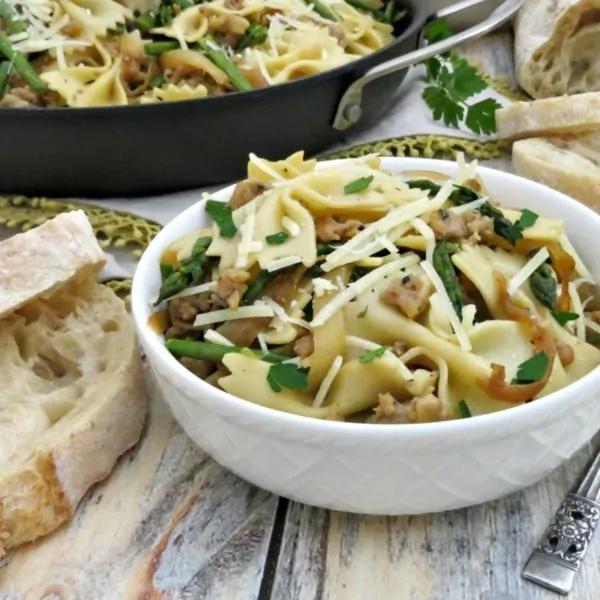 Bowtie Pasta with Chicken Italian Sausage, Asparagus & Caramelized Onions Recipe