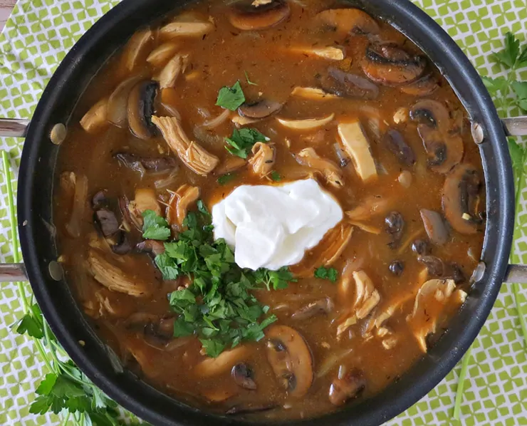 30 Minute Chicken and Mushroom Stroganoff - This stroganoff recipe comes together in about 30 minutes, but it tastes like it's been cooking all day!