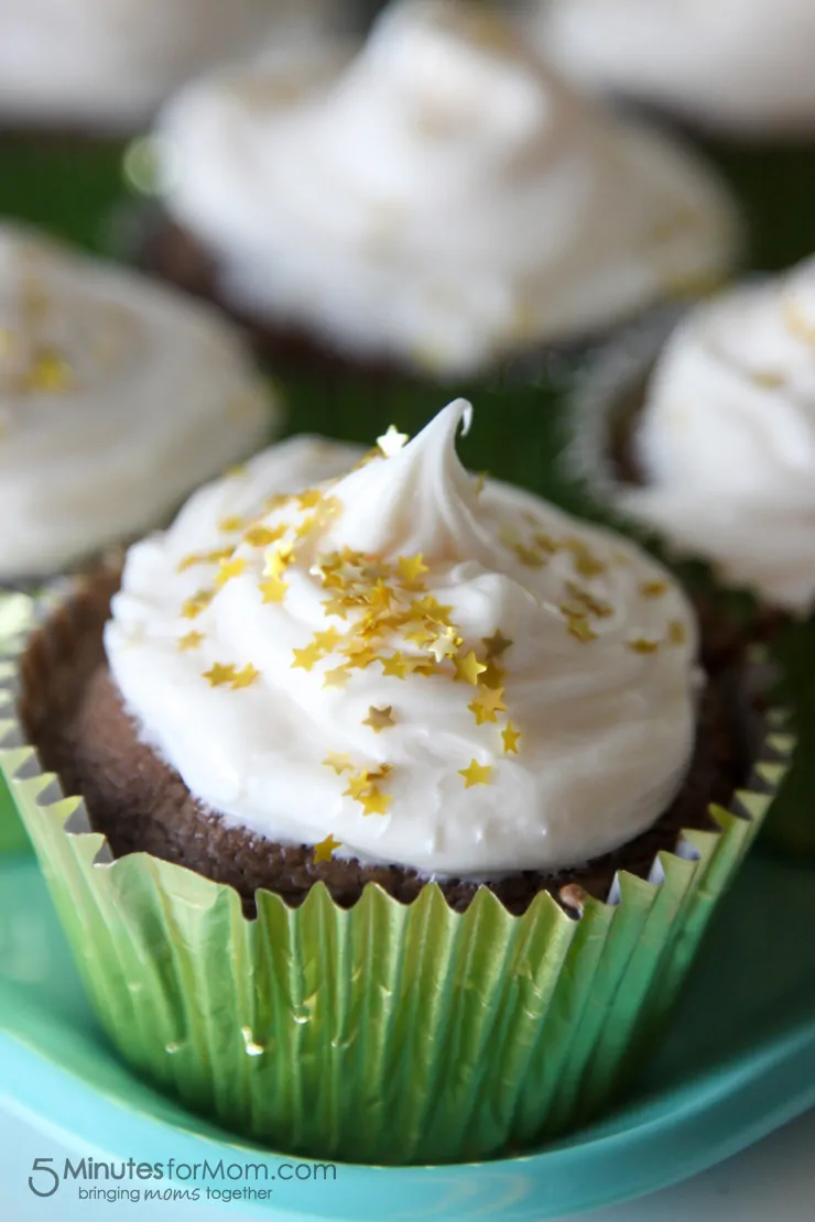 These Nutella Cupcakes are so easy! They only take THREE ingredients!