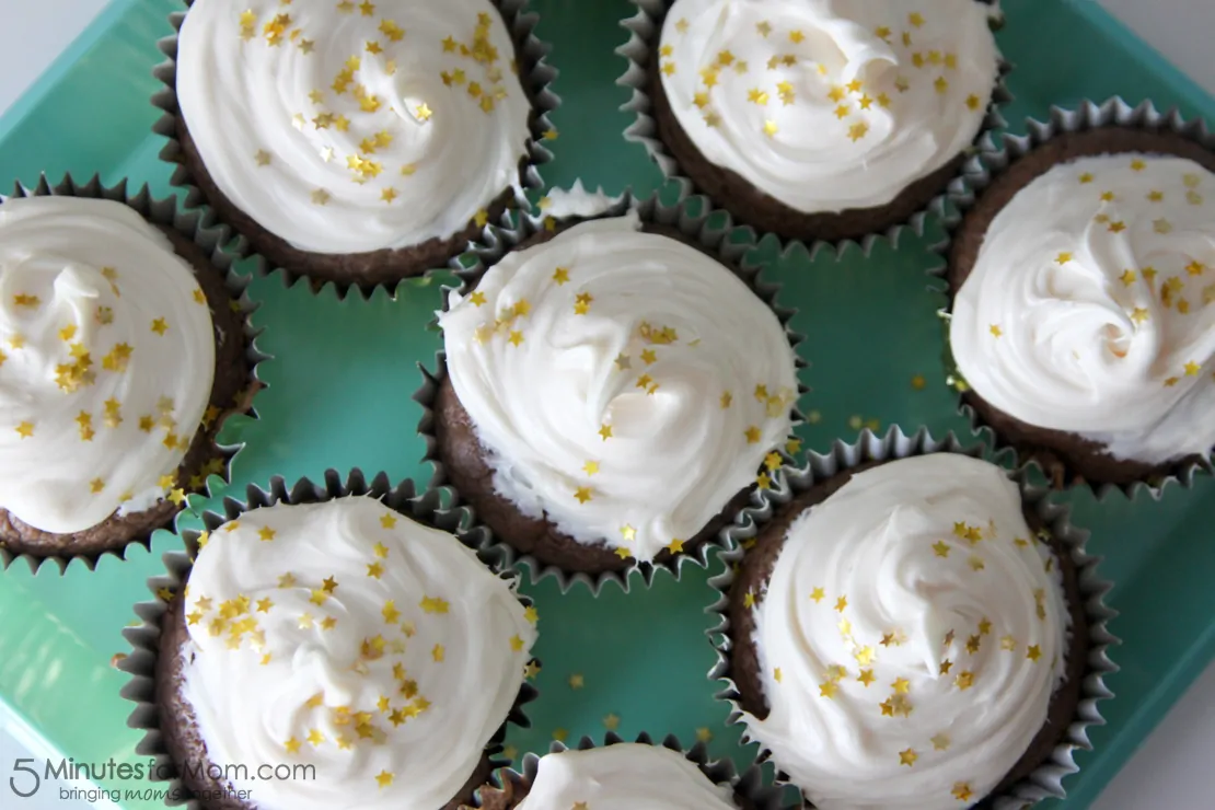 These Nutella Cupcakes are so easy! They only take THREE ingredients!