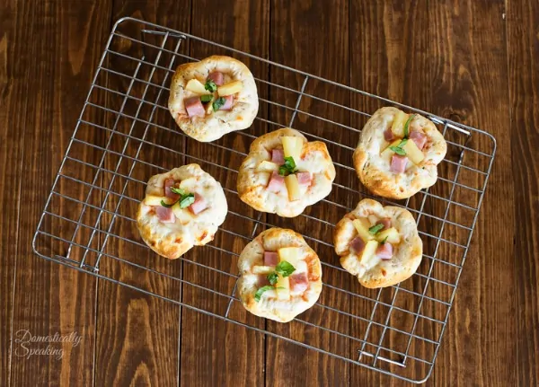 Hawaiian Pizza Bites from Domestically Speaking