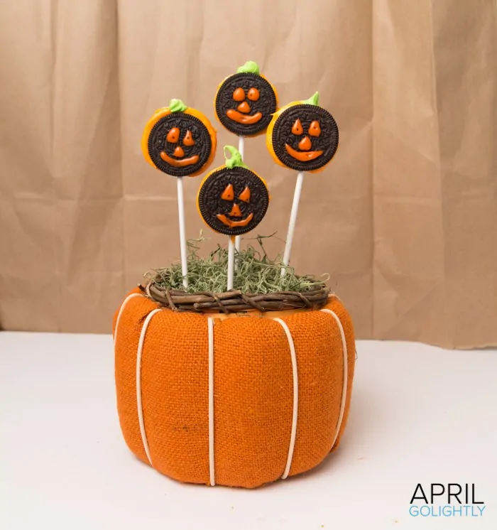 oreo-pumpkin-lollipops-from-april-golightly