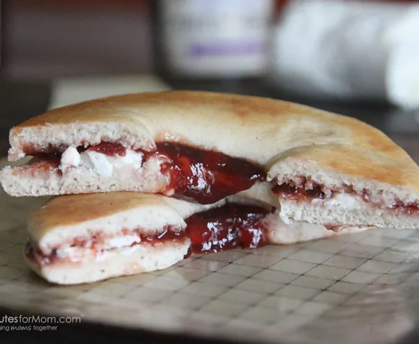 Breakfast Bagels with Smucker’s Fruit and Honey Fruit Spreads