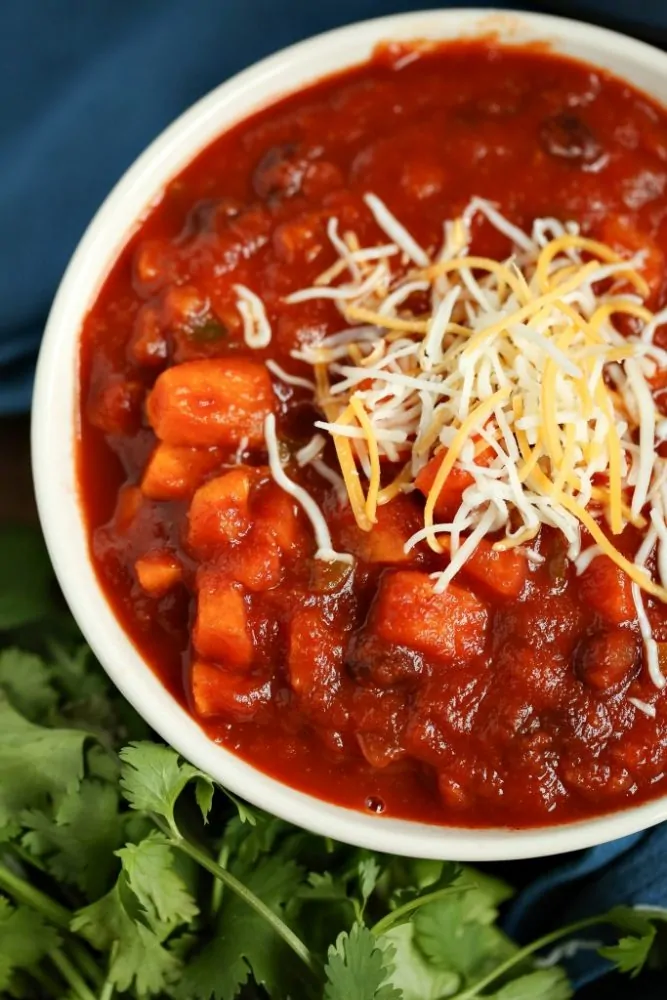 easy-vegetarian-chili-recipe-from-slap-dash-mom