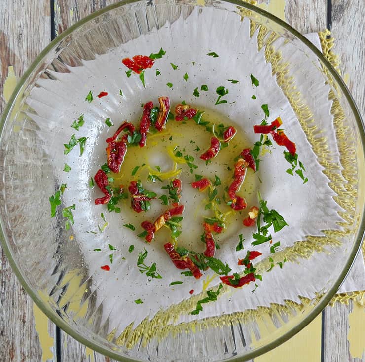 Steak & Arugula Salad with Sun-Dried Tomato & Lemon Dressing