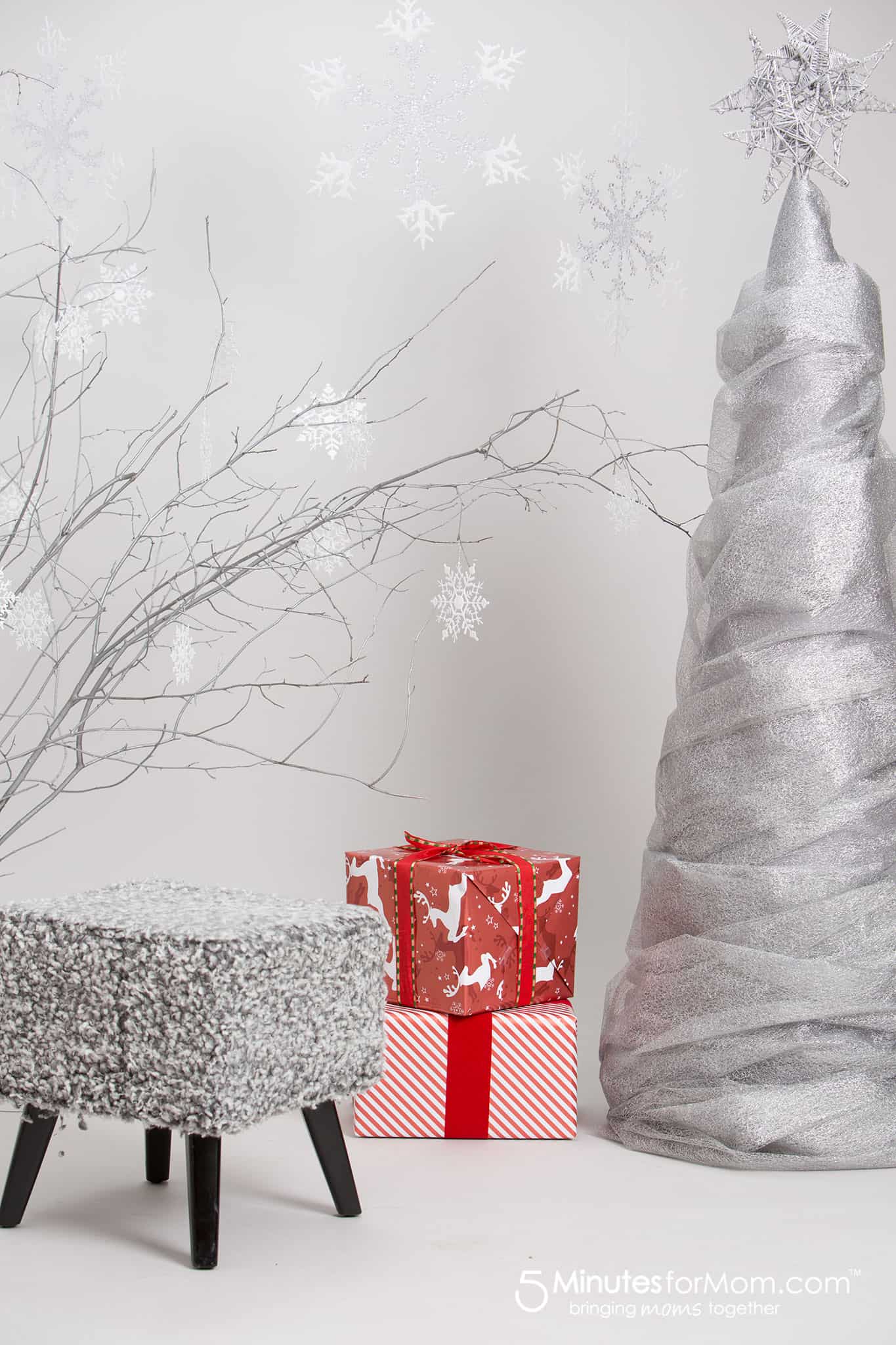 DIY Christmas Trees Alternative Ideas for Decor and Photo Backgrounds