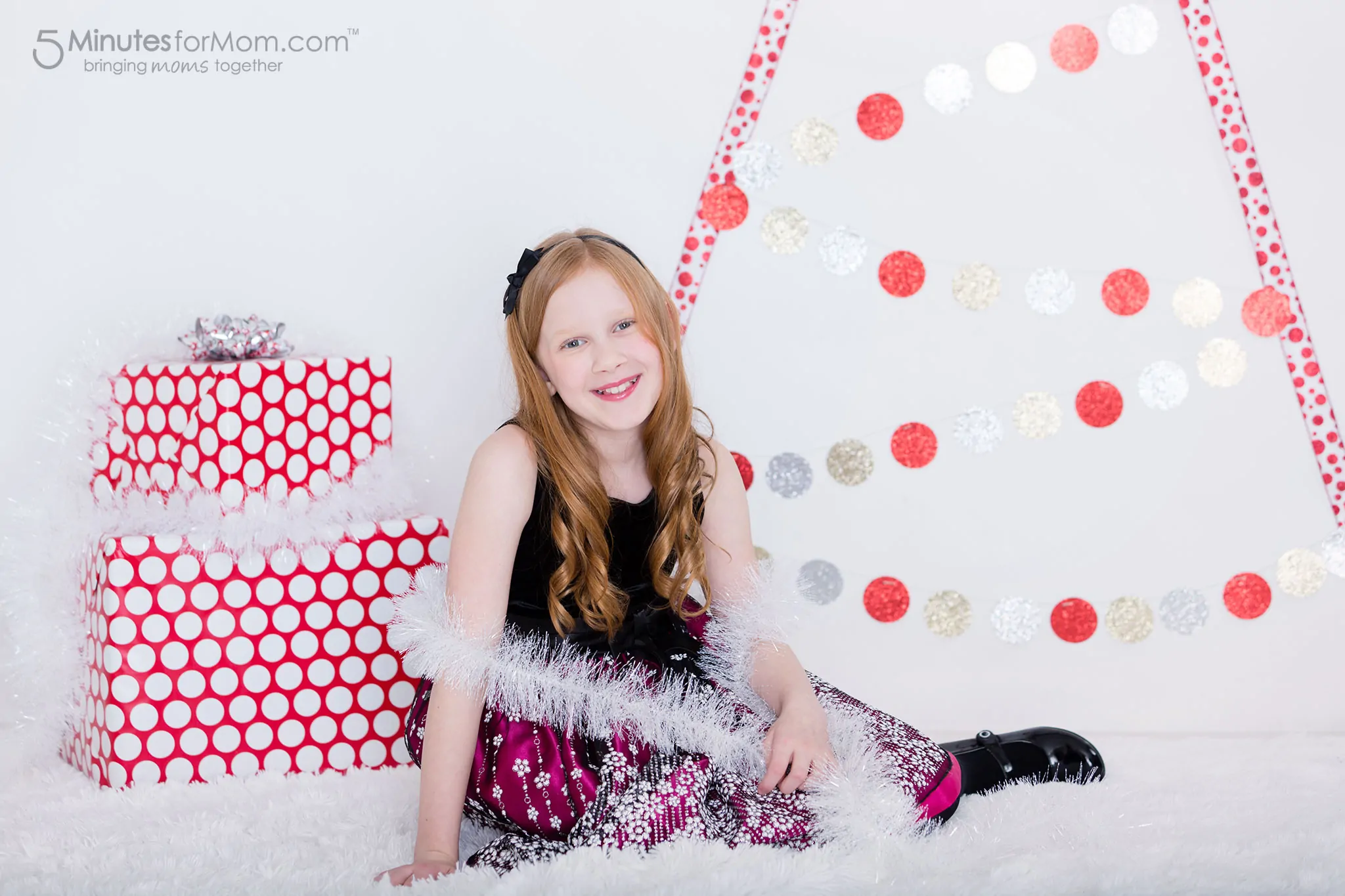 julia-ribbon-christmas-tree