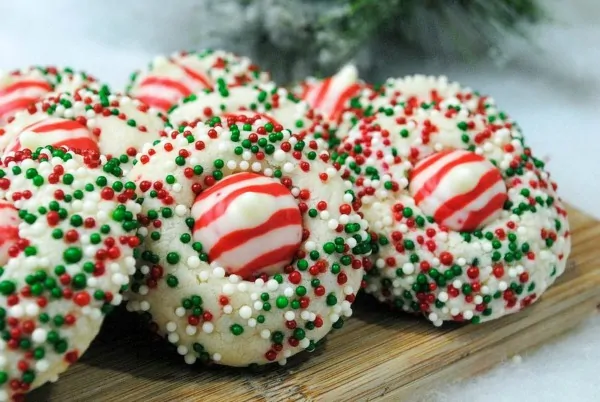 peppermint-kiss-cookies-from-our-family-world