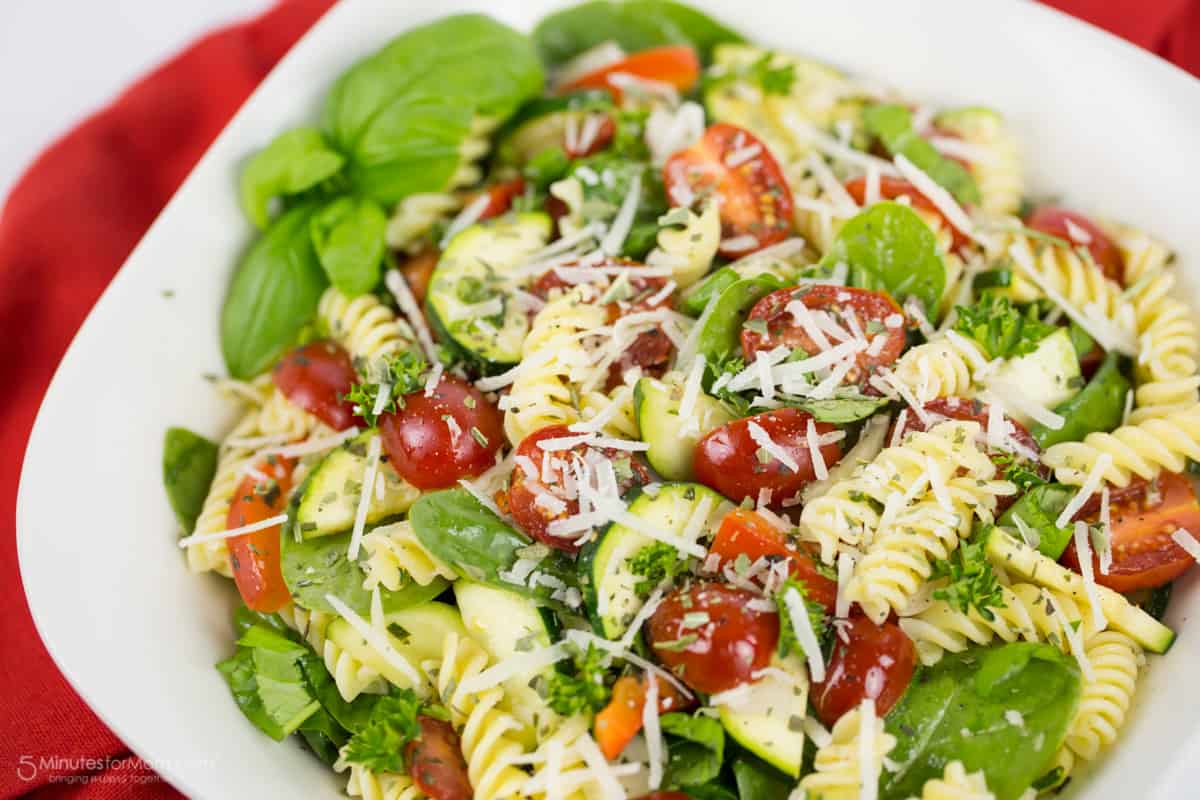 Gluten-Free Rotini and Spinach Salad with Tomato, Zucchini and Red Pepper Recipe