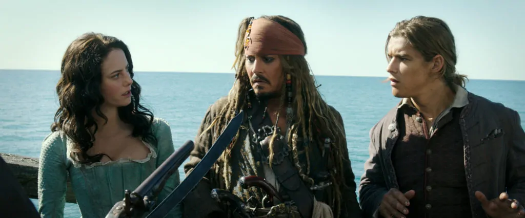 Carina Smyth (Kaya Scodelario) Jack Sparrow (Johnny Depp) Henry (Brenton Thwaites) Pirates of the Caribbean Dead Men Tell No Tales 