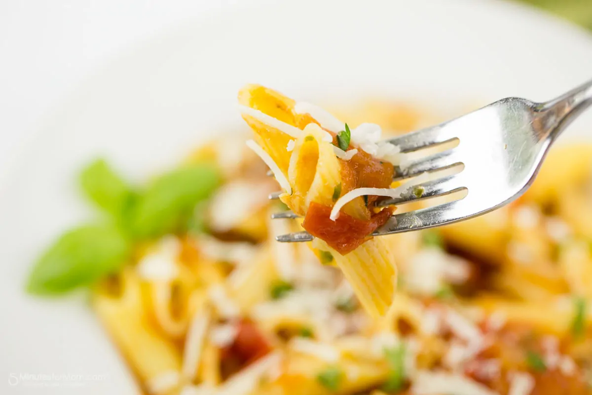 Penne with Fresh Tomato and Basil