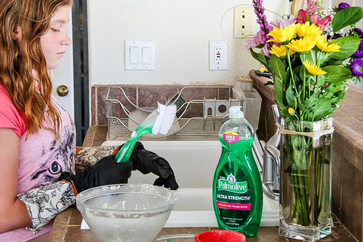 teaching kids how to do dishes