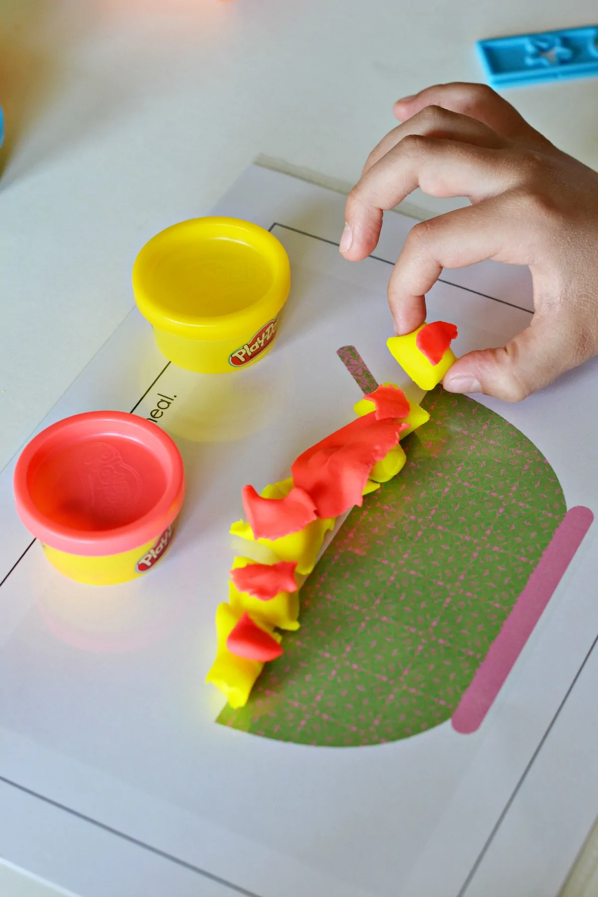 Play-Doh Pretend Meal Mat